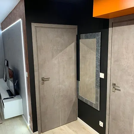 Apartament W Pelni Wyposazony Czyzyny Z Garazem Kraków
